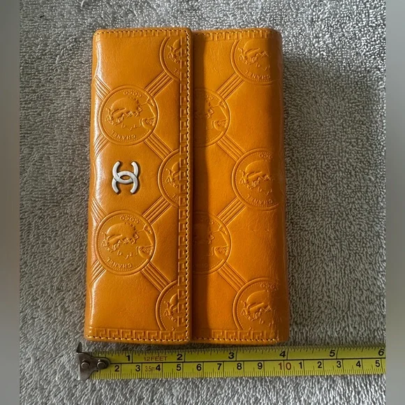 CHANEL Coco Chanel Mustard Monogrammed Bust & Logo Trifold Wallet - Picture 3 of 6
